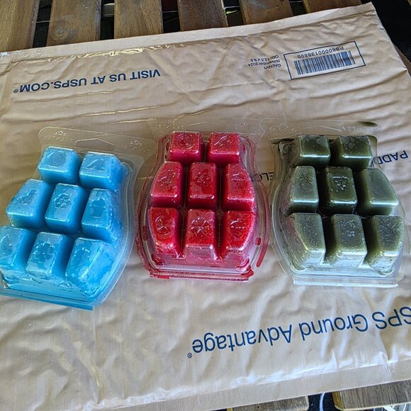 Scentsy wax bars Lot Of Three Disney & friends, Lady & Tramp, Iced Pine Scents - Picture 5 of 8